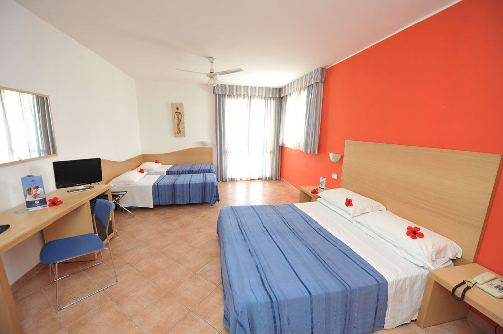 Hotel Club Santa Sabina Torre Santa Sabina Dış mekan fotoğraf